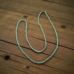Elegant Silver Tone Necklace 30 Inch